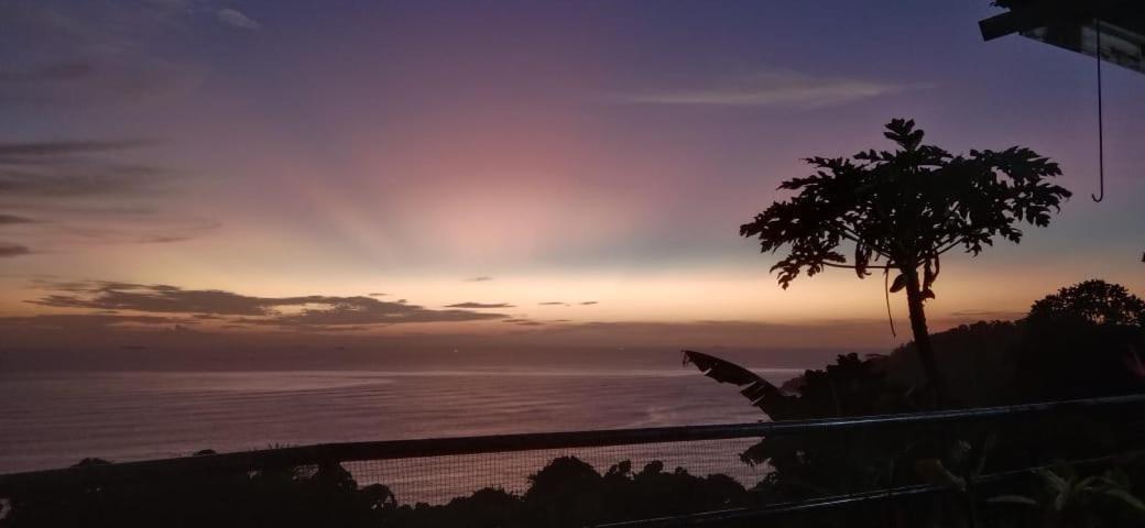 The View Padang, Amazing View, 8 Mins Mentawai Fast Ferry, Cold Beer,Close To Restaurants エクステリア 写真