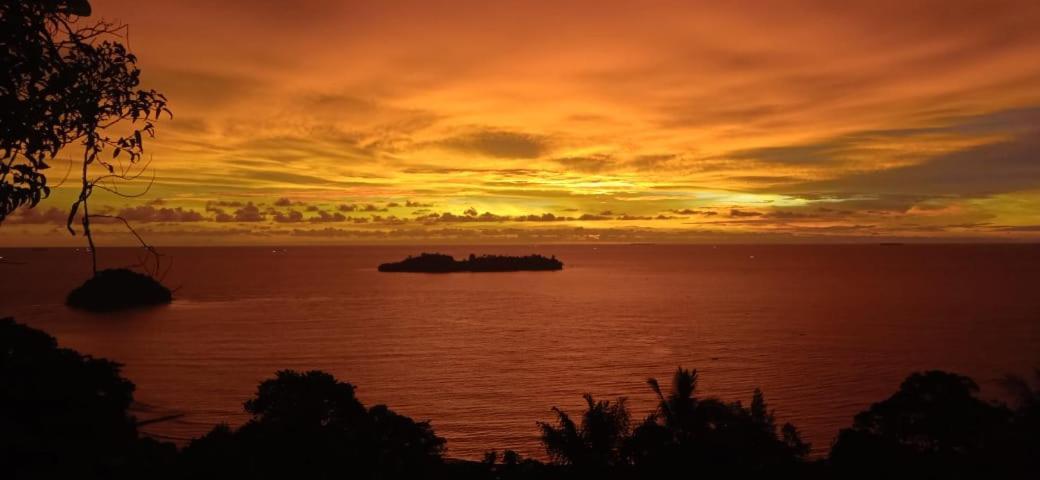 The View Padang, Amazing View, 8 Mins Mentawai Fast Ferry, Cold Beer,Close To Restaurants エクステリア 写真