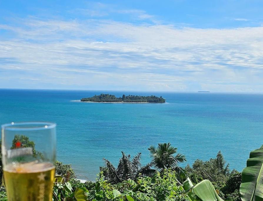 The View Padang, Amazing View, 8 Mins Mentawai Fast Ferry, Cold Beer,Close To Restaurants エクステリア 写真