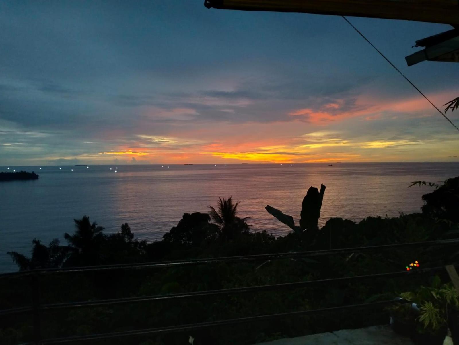 The View Padang, Amazing View, 8 Mins Mentawai Fast Ferry, Cold Beer,Close To Restaurants エクステリア 写真